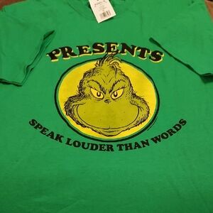 NWT,KOHLS Green Grinch Graphic T-Shirt